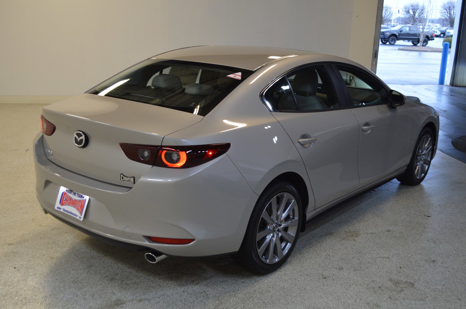 New 2026 MAZDA MAZDA3 2.5 S Sedan w/ Preferred Pkg image 3