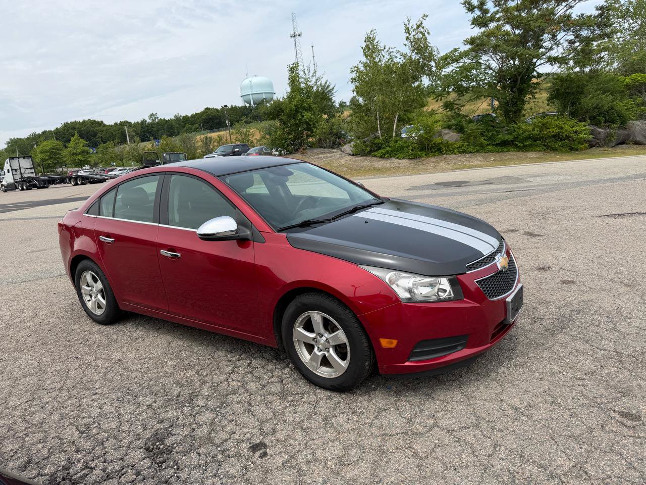 Used 2014 Chevrolet Cruze LT w/ Technology Package FWD image 2