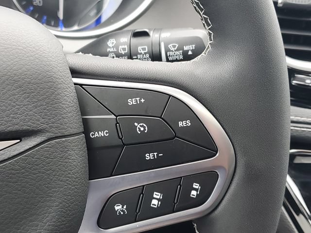 New 2027 Chrysler Pacifica Select AWD/4WD image 23