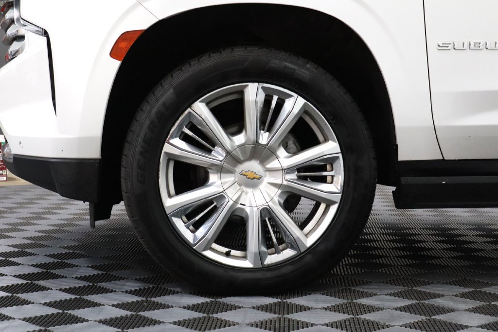 Certified 2022 Chevrolet Suburban High Country AWD/4WD image 5
