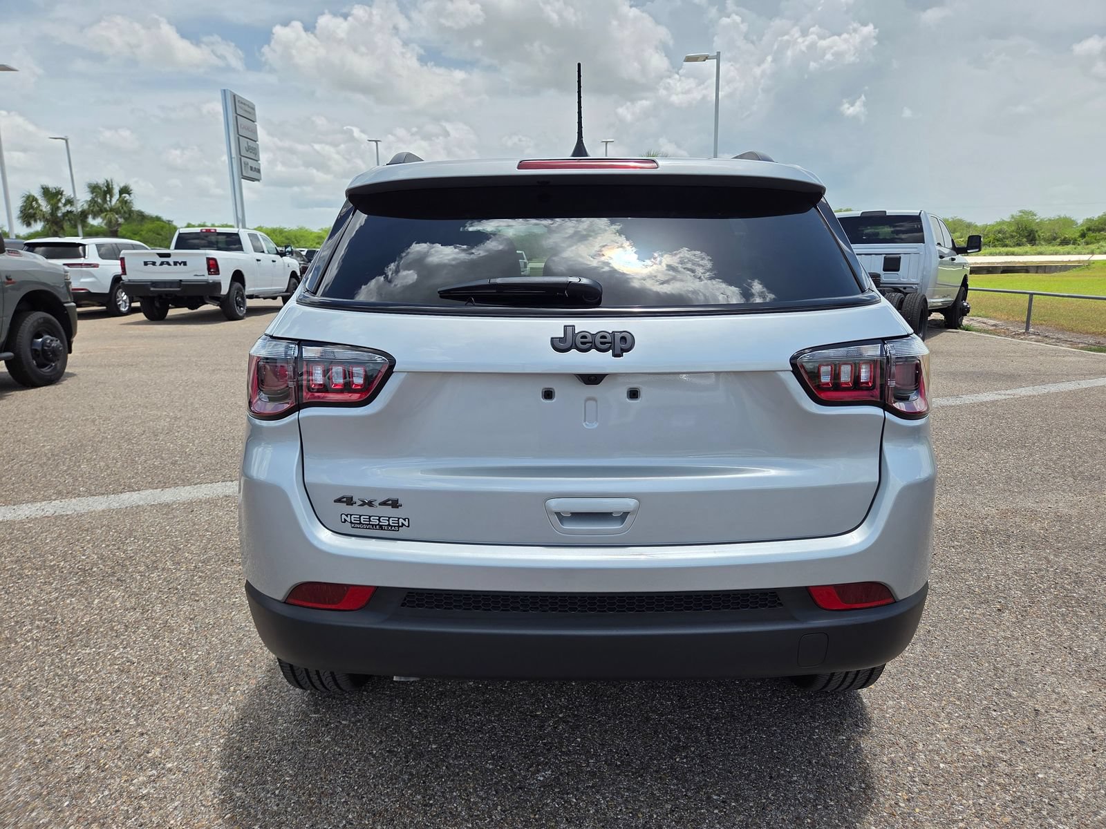 New 2026 Jeep Compass Latitude AWD/4WD image 6