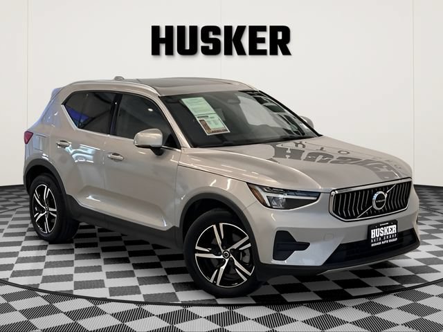 Used 2024 Volvo XC40 B5 Core