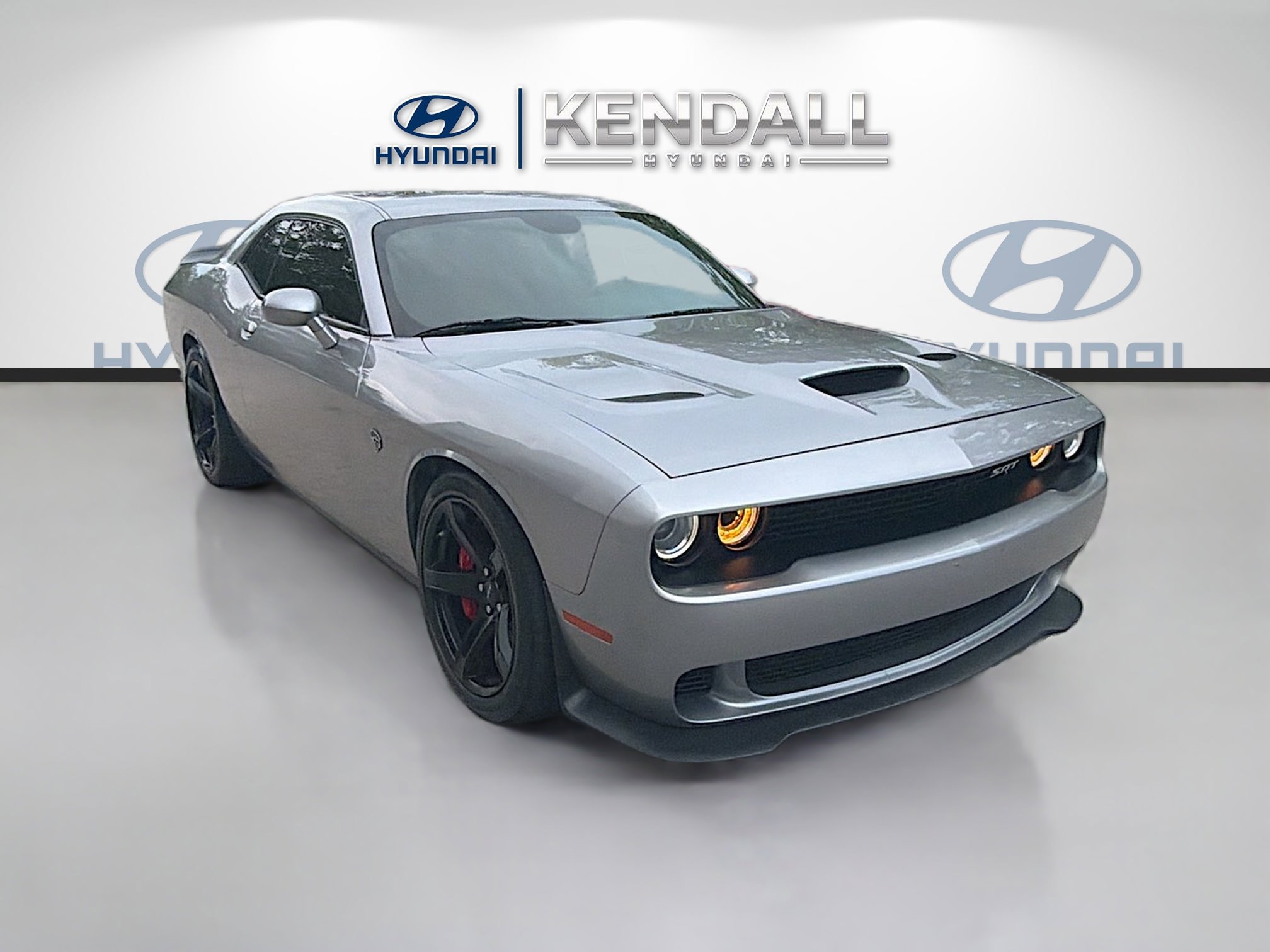 Used 2017 Dodge Challenger SRT Hellcat RWD image 1