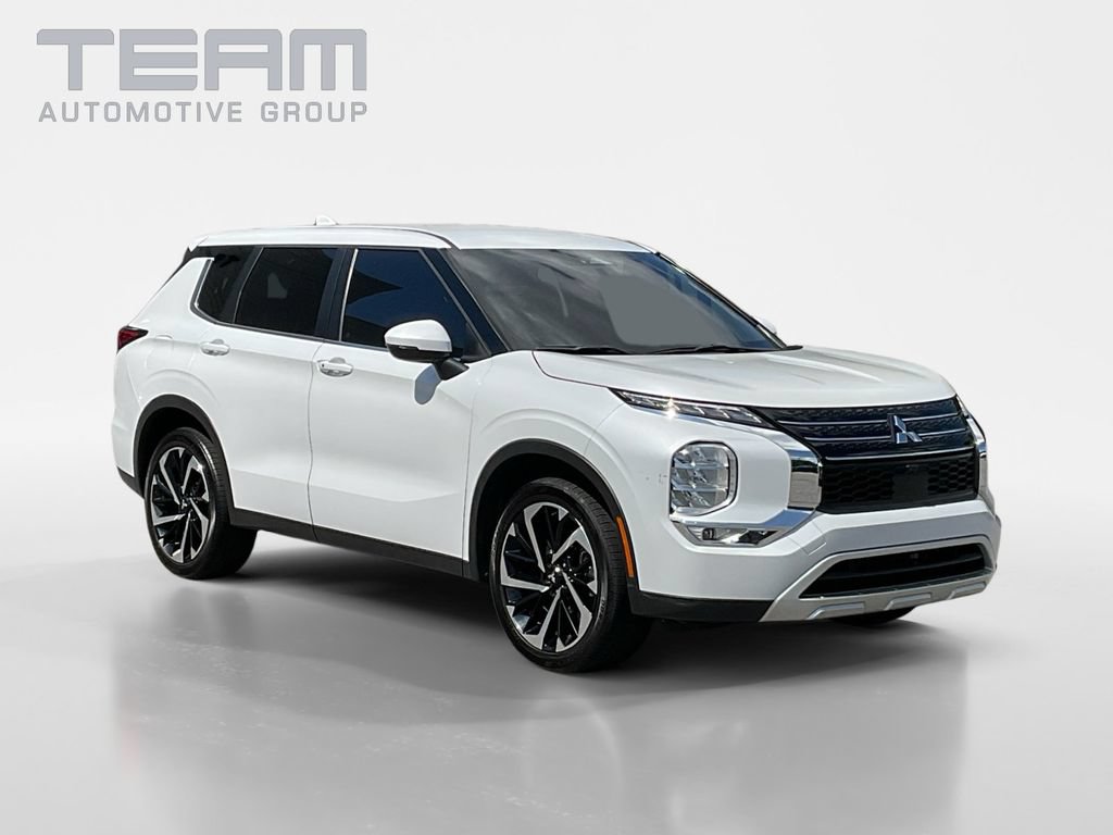 Used 2023 Mitsubishi Outlander SE