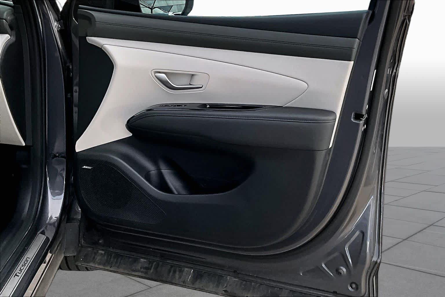 Used 2025 Hyundai Tucson Limited AWD/4WD image 23