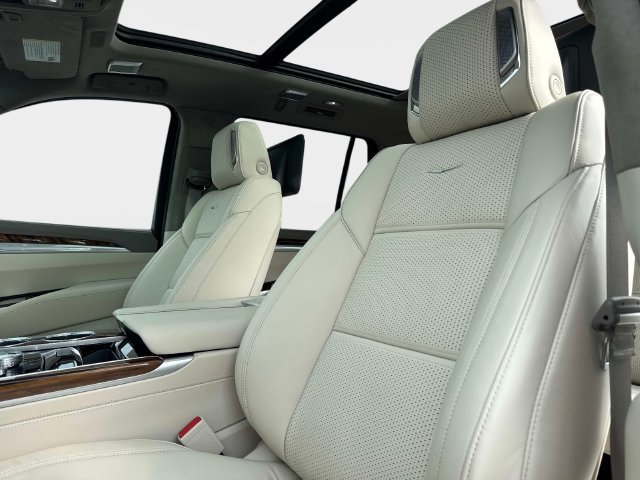New 2026 Cadillac Escalade Platinum Sport w/ LPO, ONYX Package AWD/4WD image 20