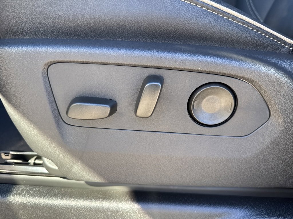 New 2026 GMC Yukon XL Elevation image 22