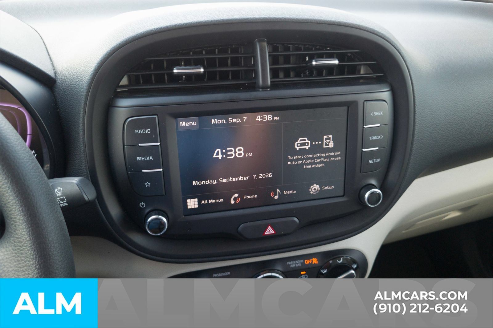 Used 2025 Kia Soul LX w/ LX Technology Package FWD image 22