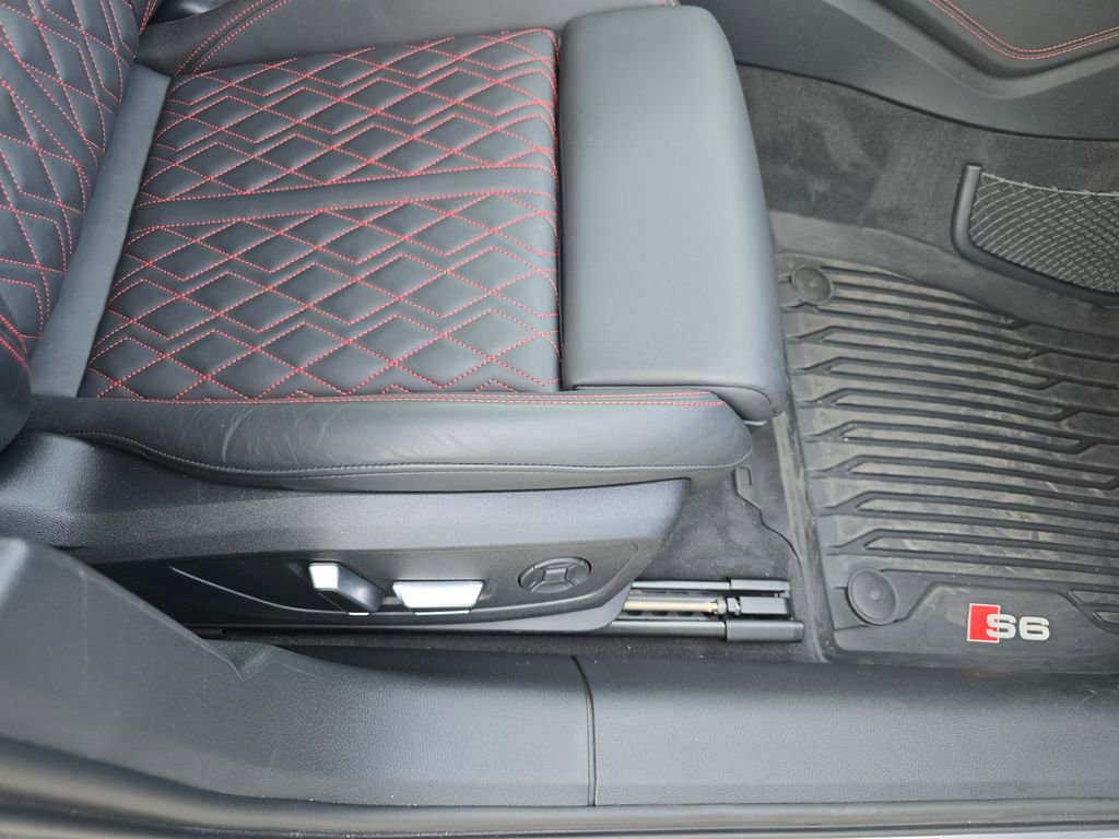 Used 2025 Audi S6 Prestige image 18