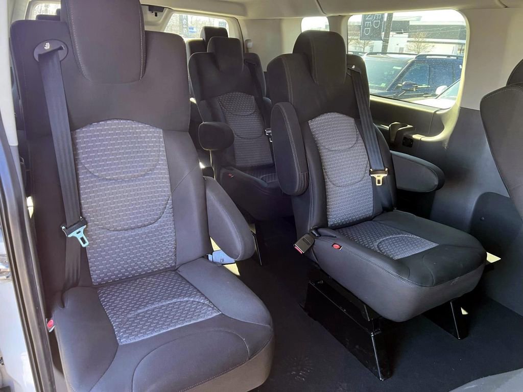 Used 2023 Ford Transit 350 XLT RWD image 7