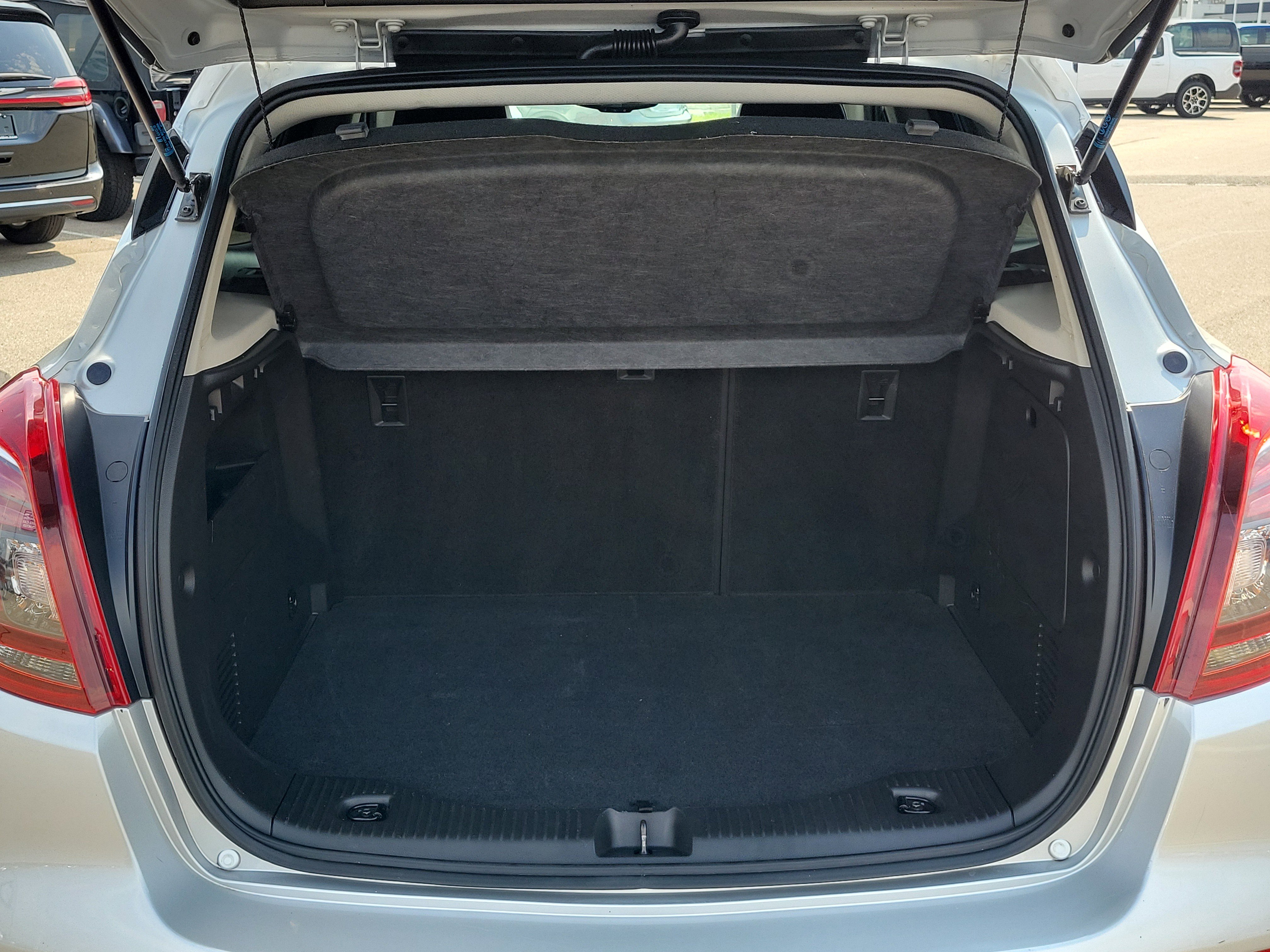 Used 2020 Buick Encore Preferred image 8