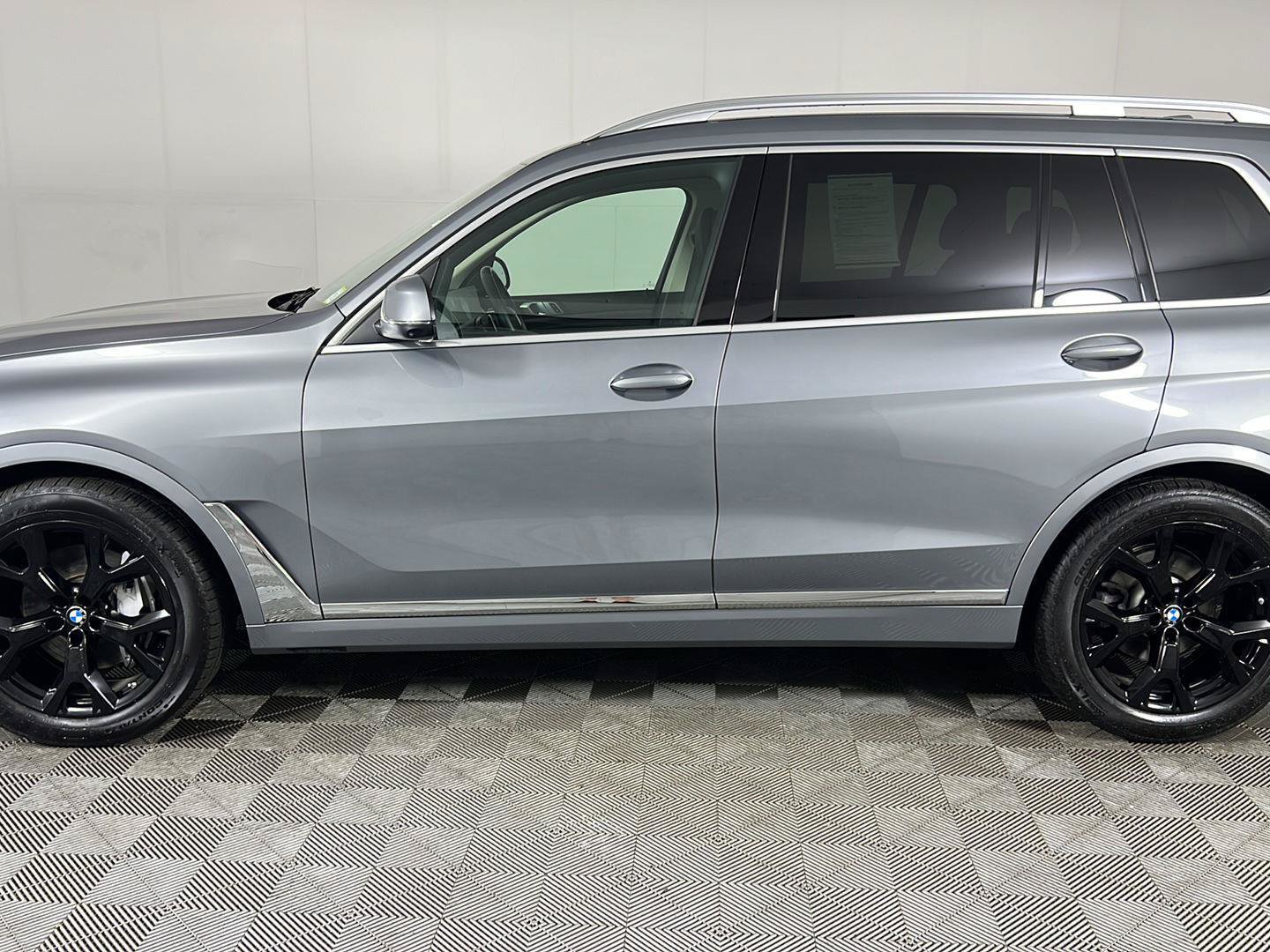 Used 2024 BMW X7 xDrive40i w/ Premium Package AWD/4WD image 27