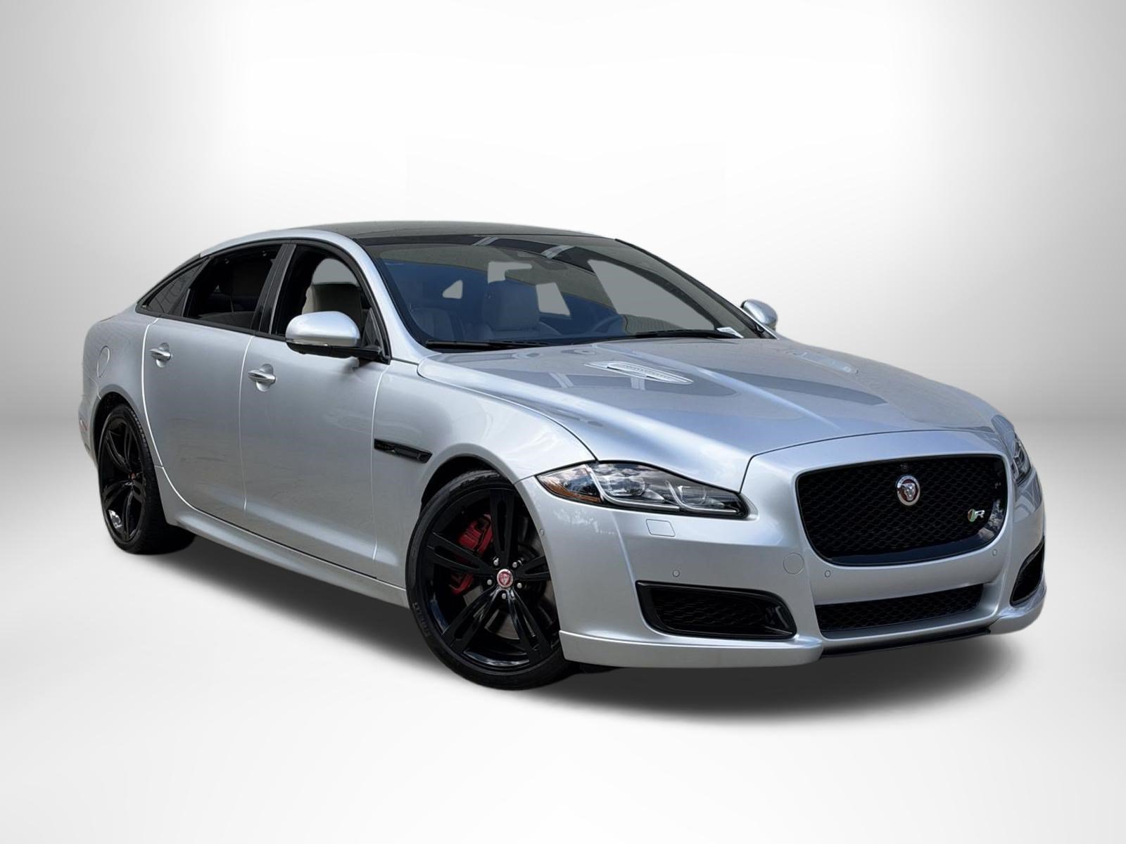 Used 2019 Jaguar XJ R RWD image 1