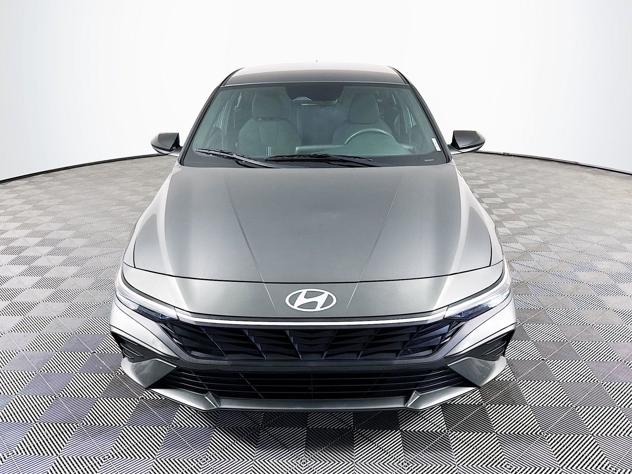 Used 2026 Hyundai Elantra Sport FWD video 2