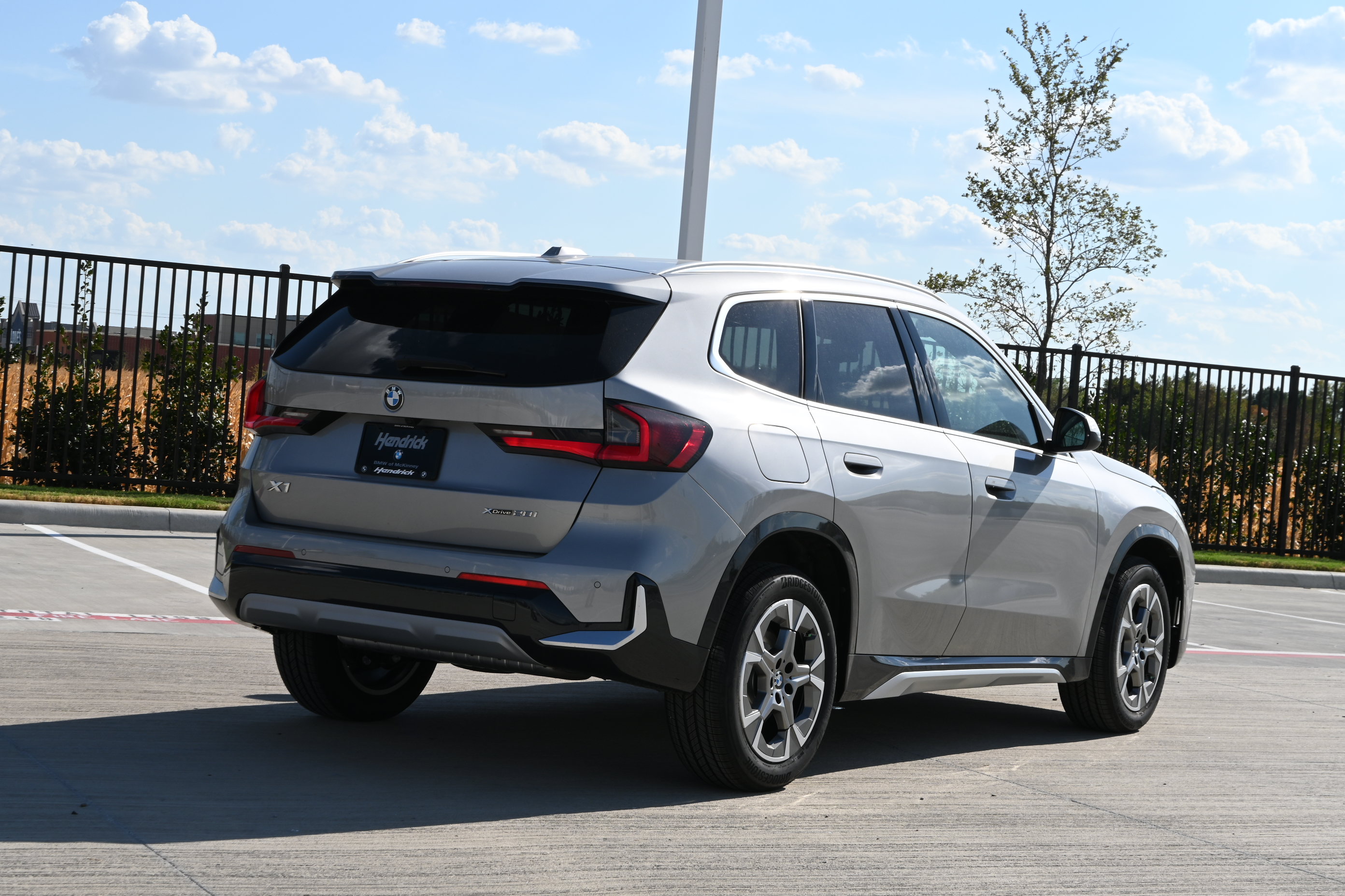 New 2027 BMW X1 xDrive28i AWD/4WD image 8