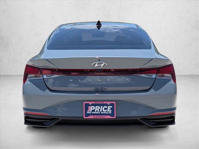 Used 2022 Hyundai Elantra SE FWD image 7