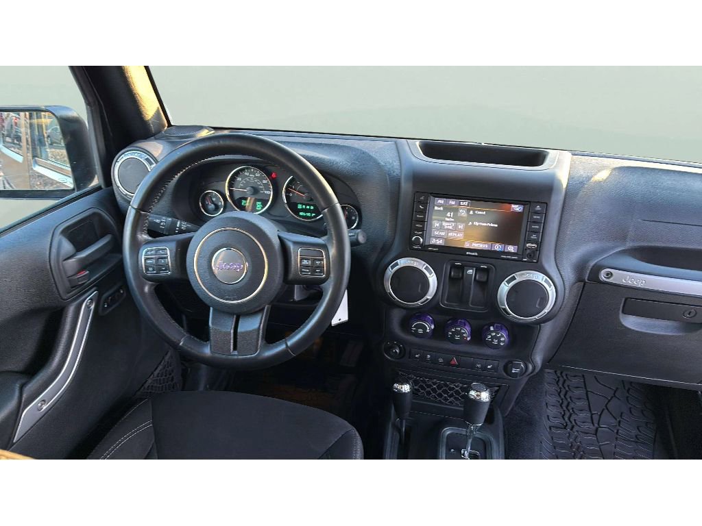Used 2018 Jeep Wrangler Sahara w/ Connectivity Group image 12