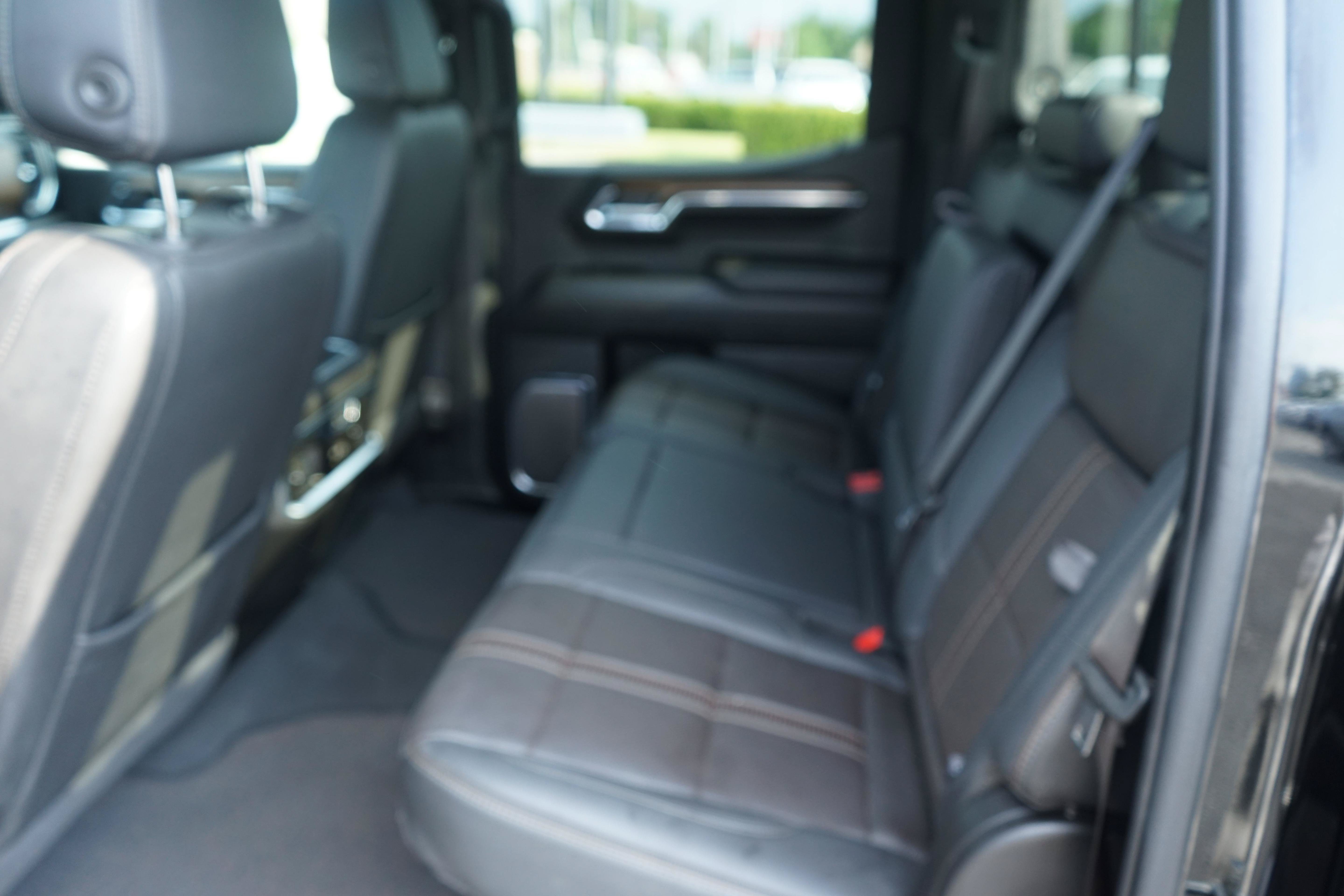 Used 2024 Chevrolet Silverado 1500 High Country w/ Technology Package AWD/4WD image 20