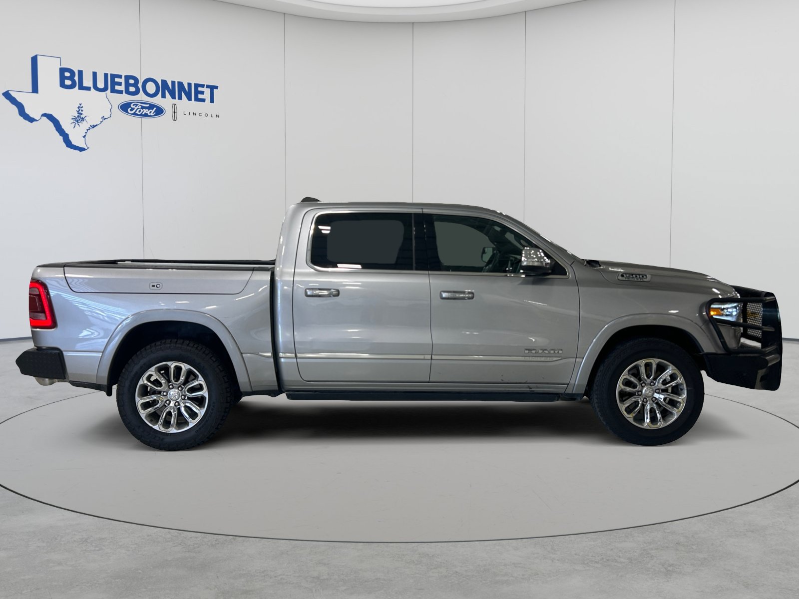 Used 2019 RAM 1500 Limited RWD image 4