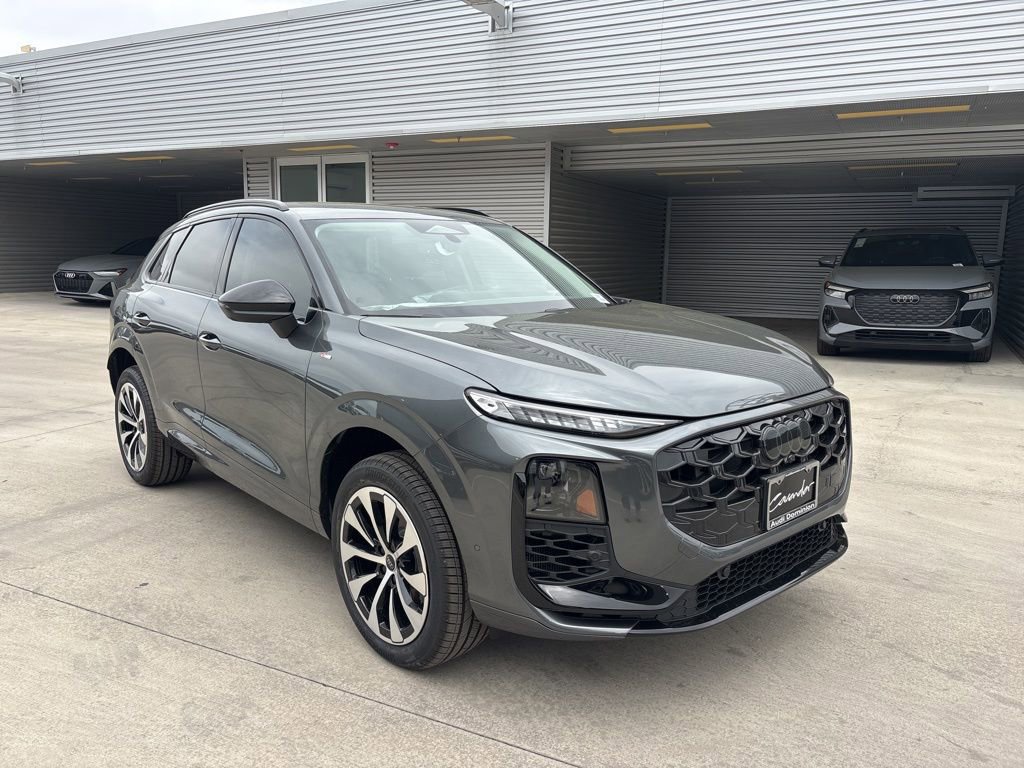 New 2026 Audi Q3 quattro 2.0T AWD/4WD image 3