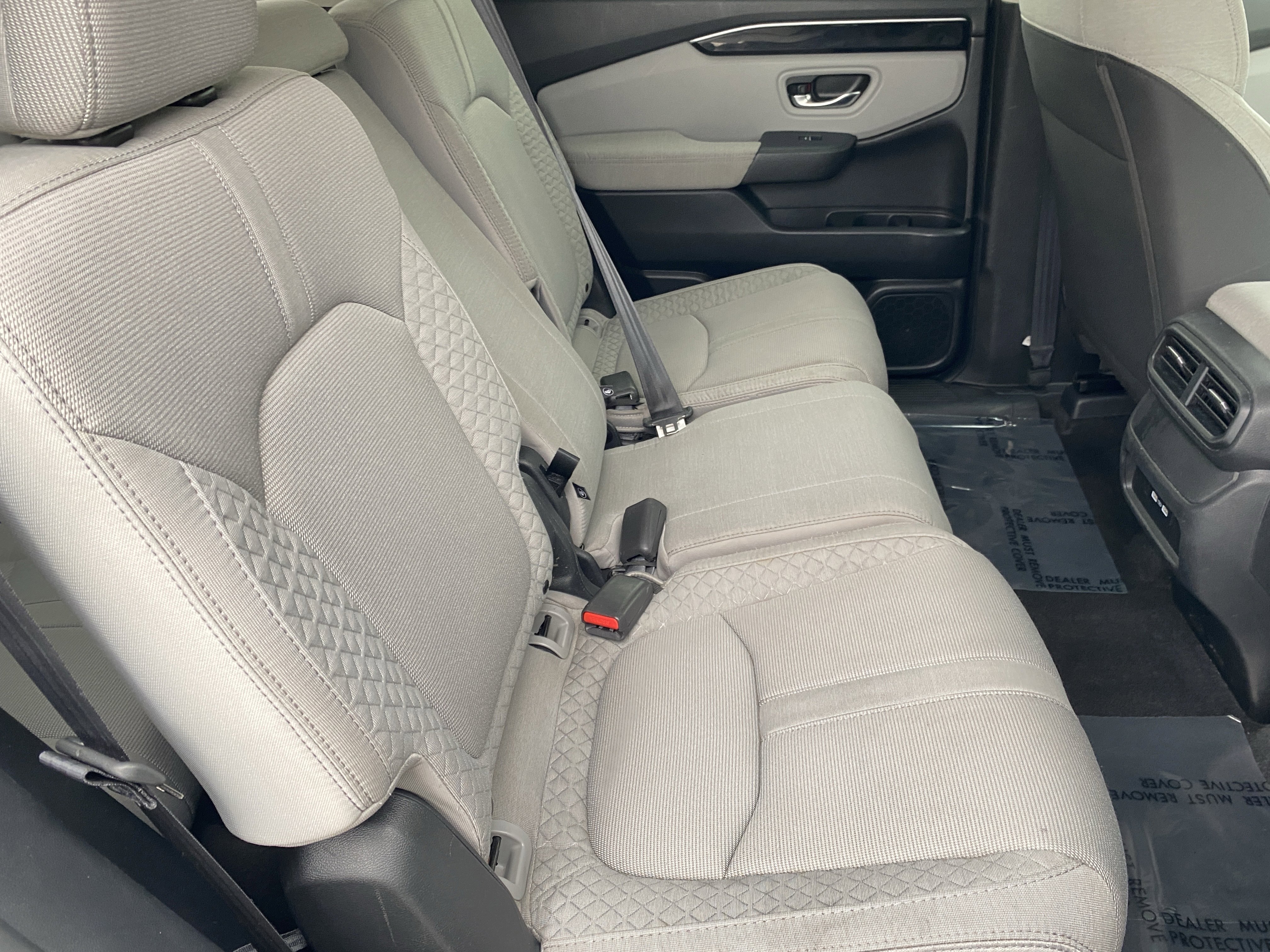 Used 2023 Honda Pilot LX image 10