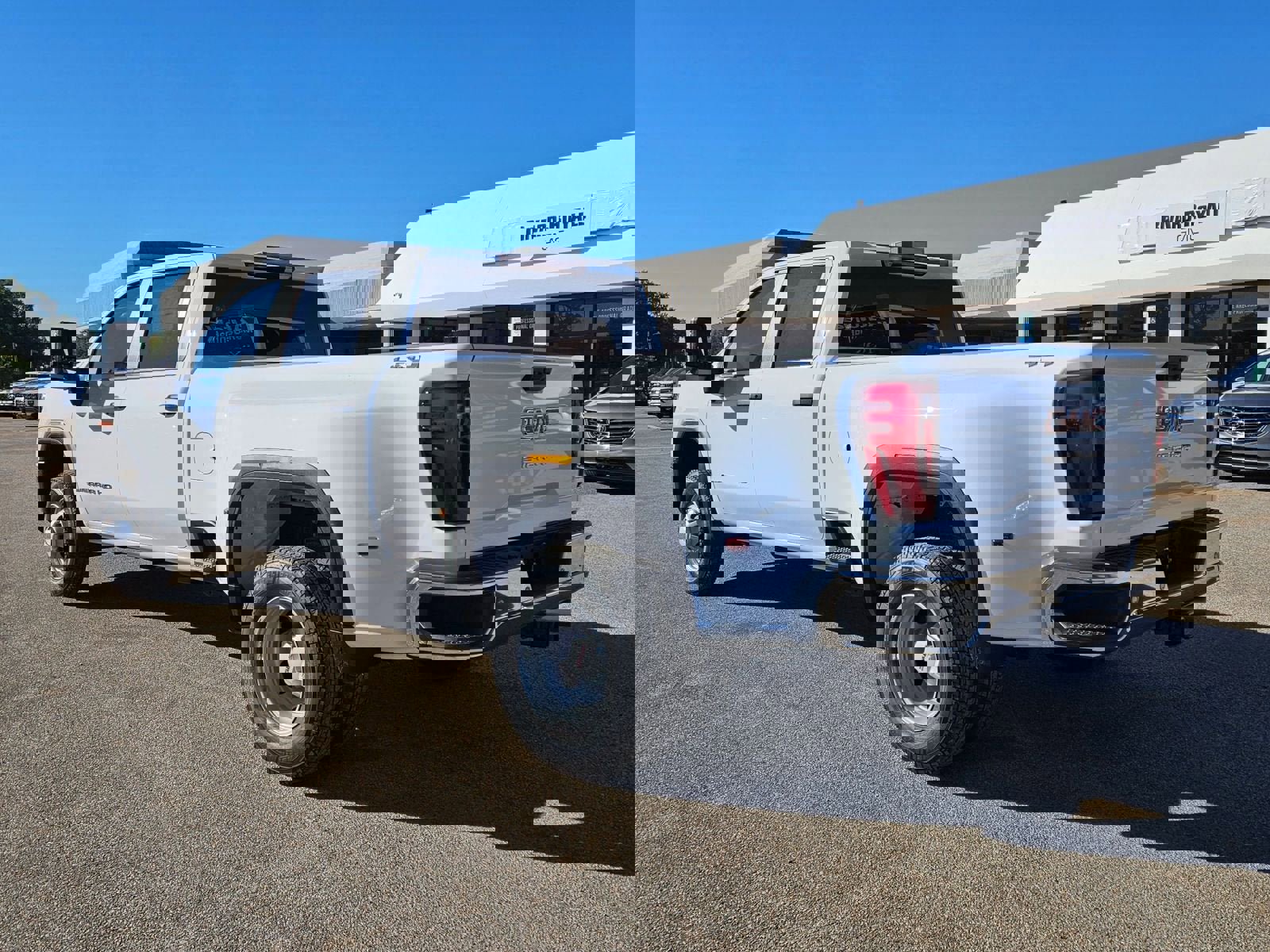 New 2026 GMC Sierra 3500 Pro w/ 1SA Pro Safety Plus Package image 3