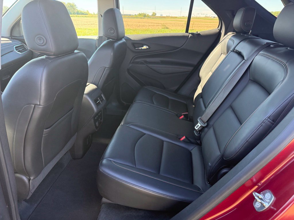 Used 2018 Chevrolet Equinox Premier AWD/4WD image 11