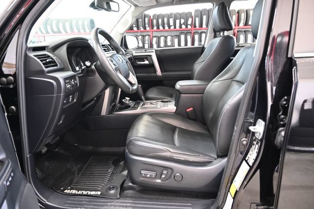 Used 2020 Toyota 4Runner Limited AWD/4WD image 10