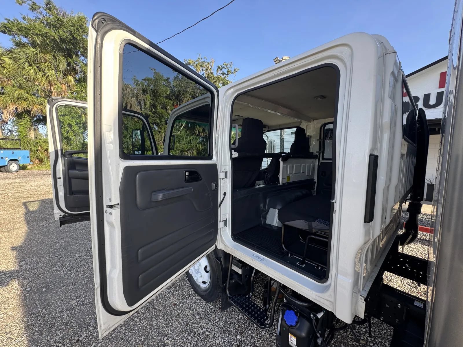 Used 2024 Isuzu NPR 4500 HD RWD image 17