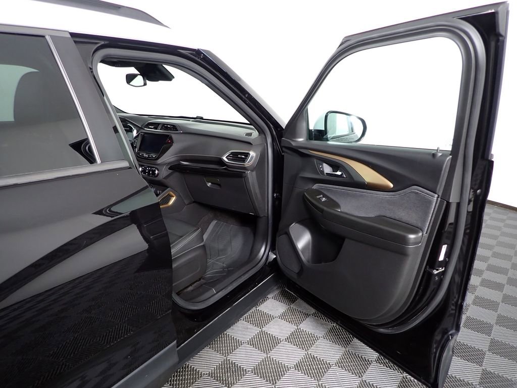 Used 2021 Chevrolet TrailBlazer ACTIV w/ Sun and Liftgate Package image 35