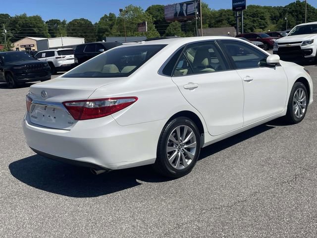 Used 2017 Toyota Camry XLE w/ Moonroof Package image 3