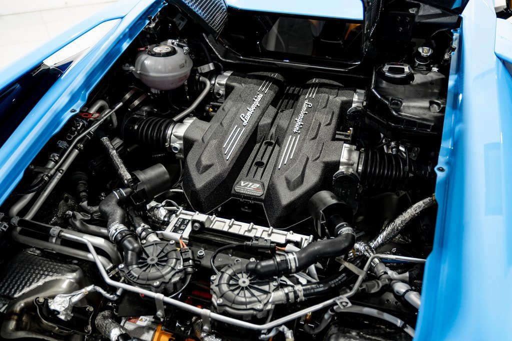 Used 2024 Lamborghini Revuelto image 44