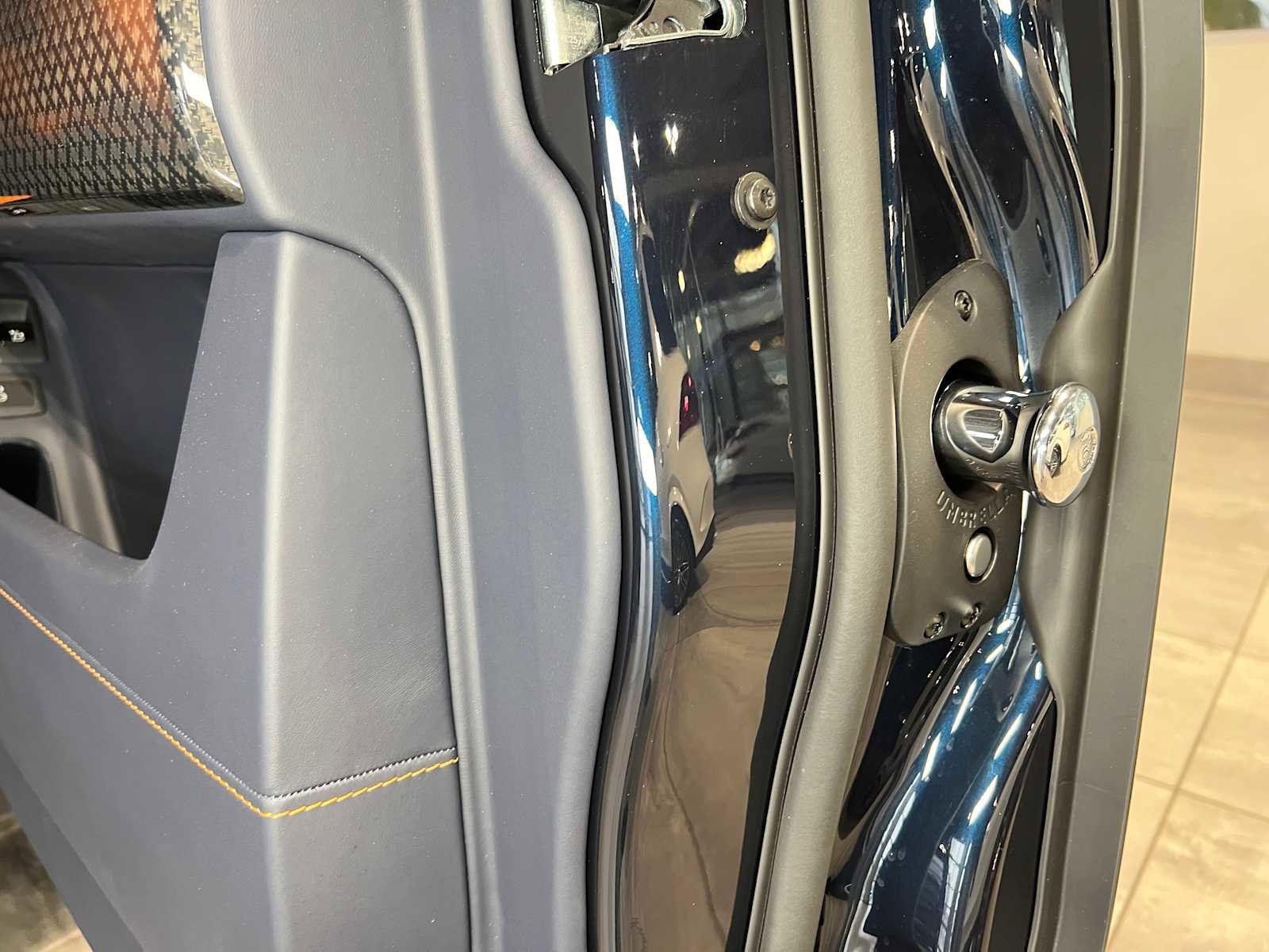 Used 2025 Rolls-Royce Cullinan Black Badge w/ Leather Finishing Pack image 23