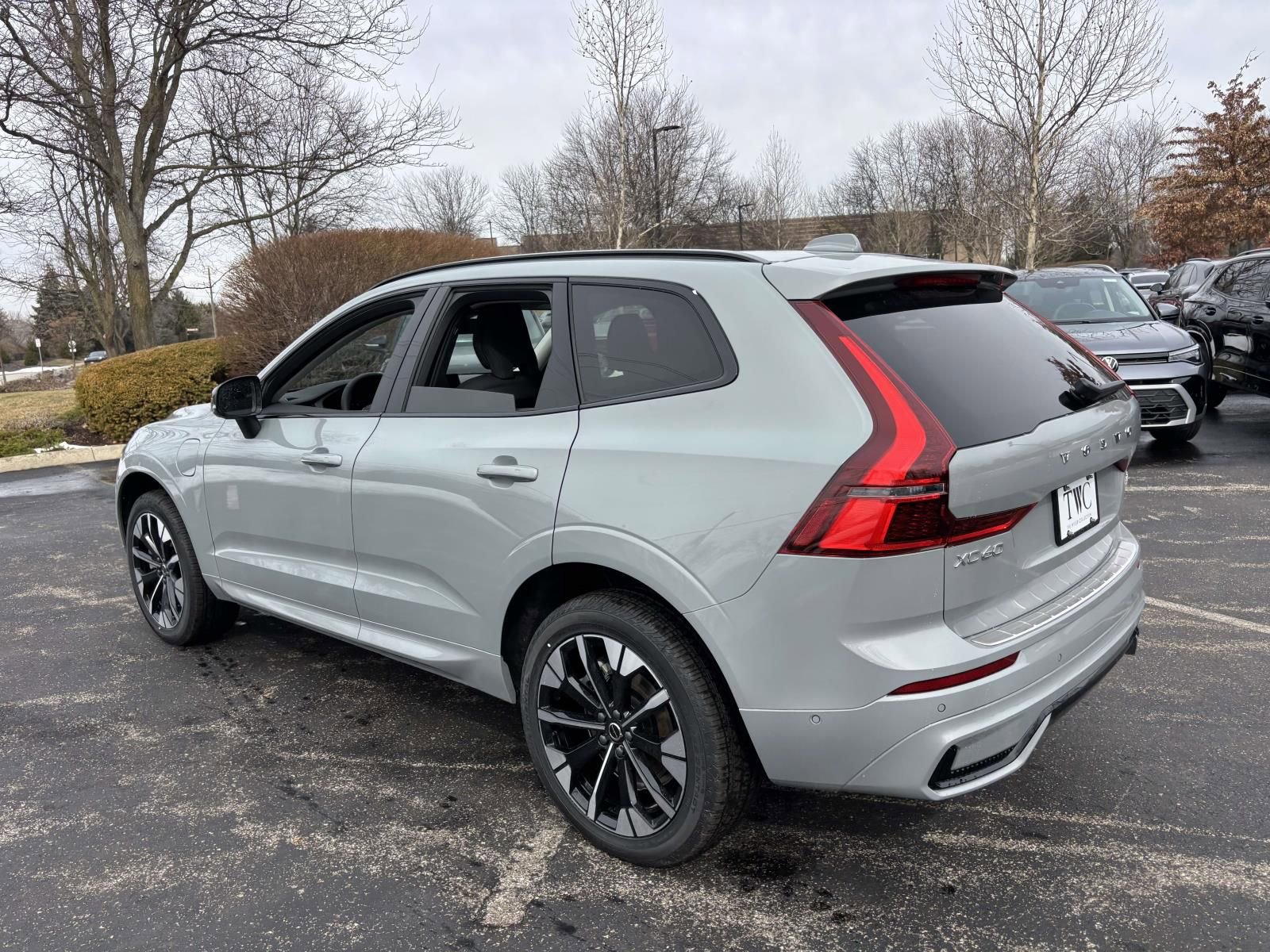 New 2026 Volvo XC60 T8 Plus w/ Protection Package Premier image 5