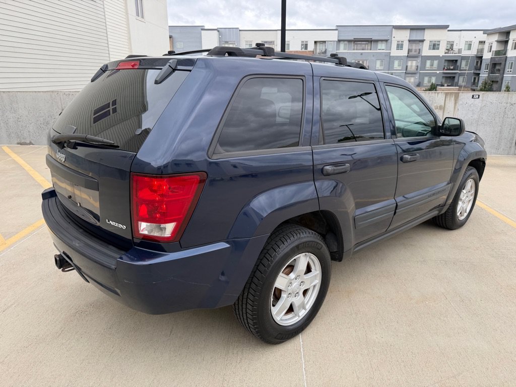 Used 2005 Jeep Grand Cherokee Laredo AWD/4WD image 3
