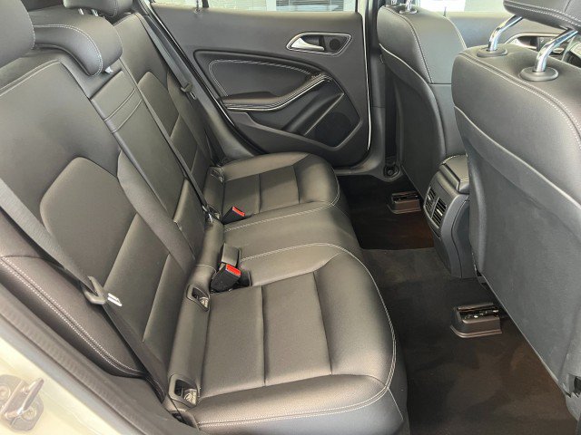 Used 2018 Mercedes-Benz GLA 250 4MATIC image 32