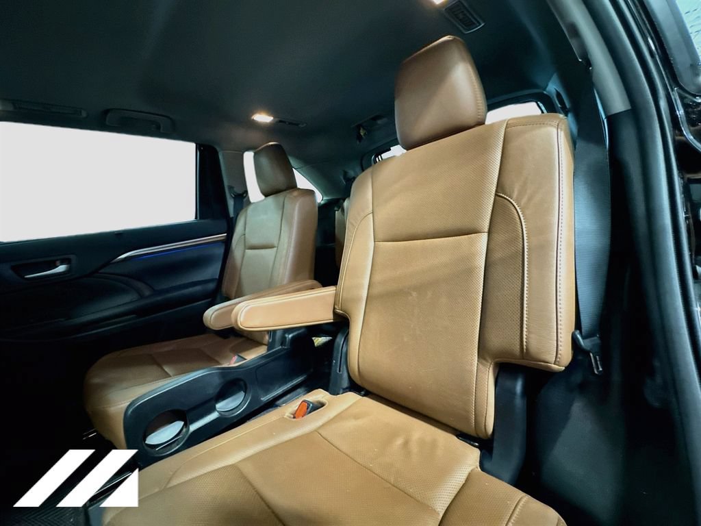 Used 2019 Toyota Highlander Limited AWD/4WD image 29