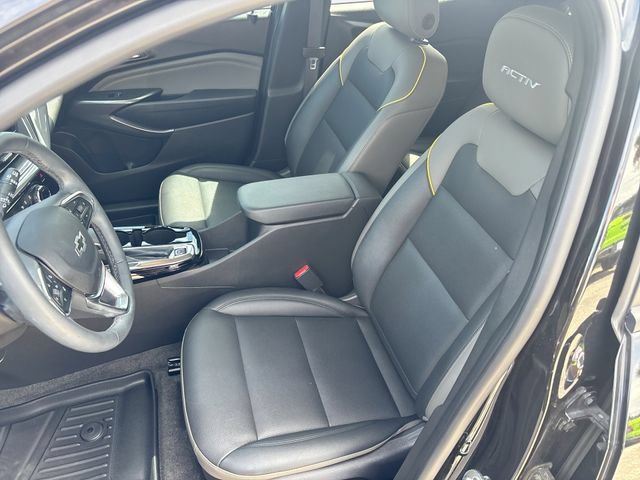Used 2025 Chevrolet Trax ACTIV w/ Sunroof Package FWD image 11