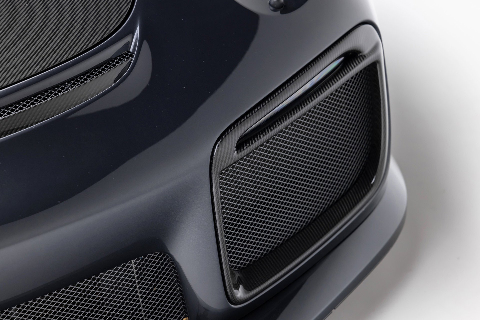 Used 2018 Porsche 911 GT2 RS image 46