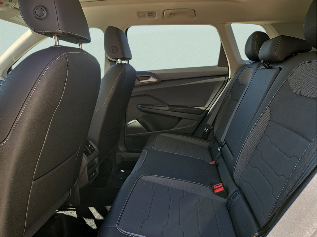 New 2026 Volkswagen Taos SE FWD image 10