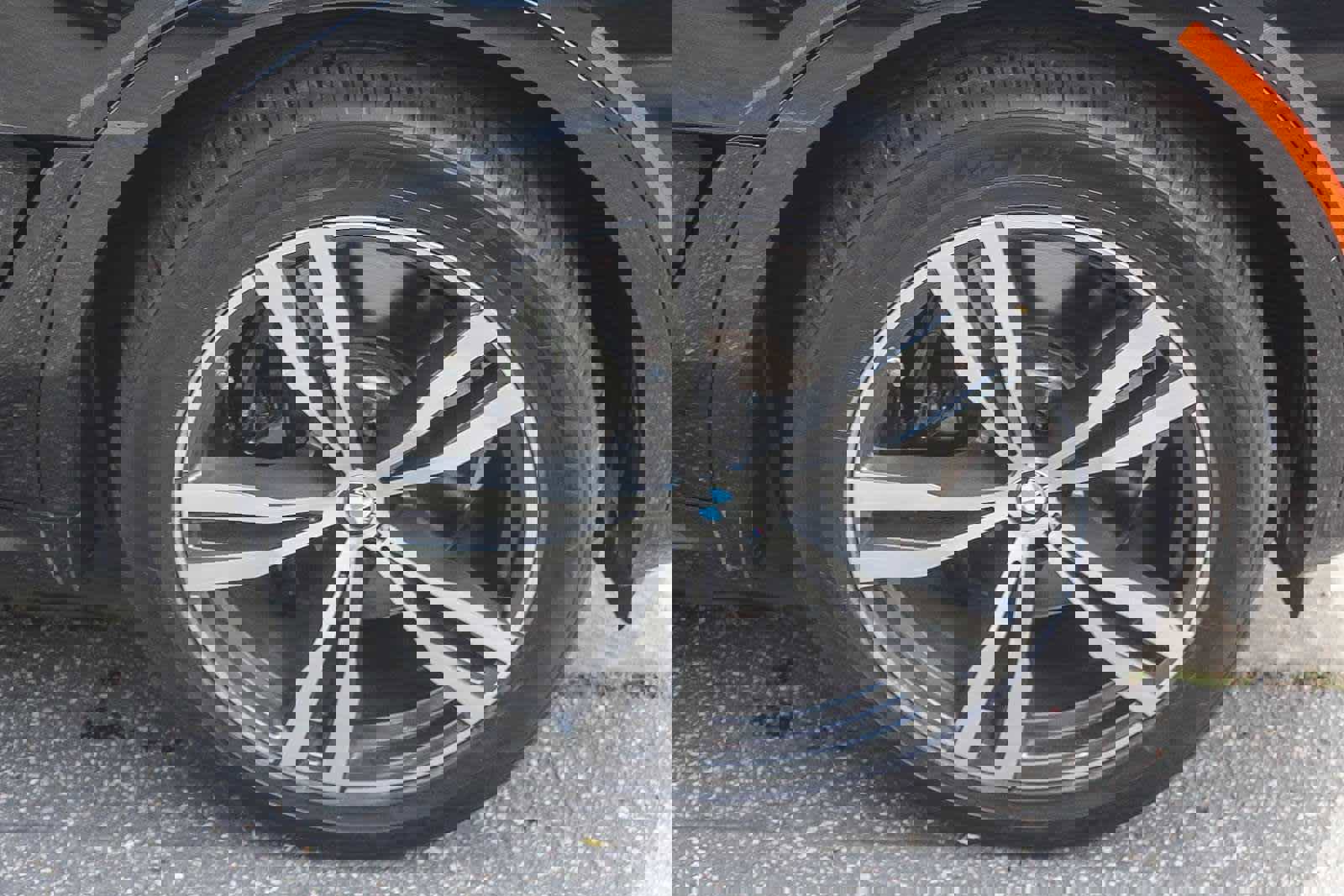 Used 2023 BMW X7 xDrive40i w/ M Sport Package image 9