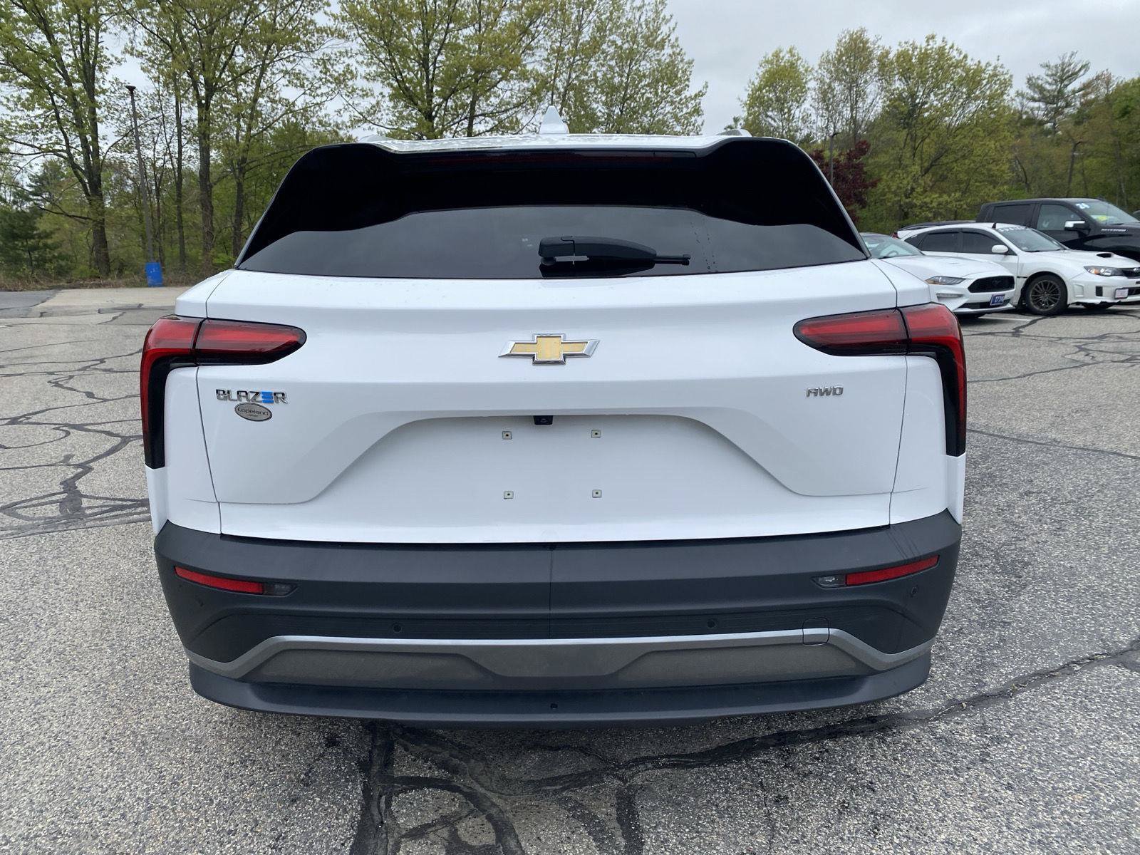 Used 2024 Chevrolet Blazer EV LT AWD/4WD image 6