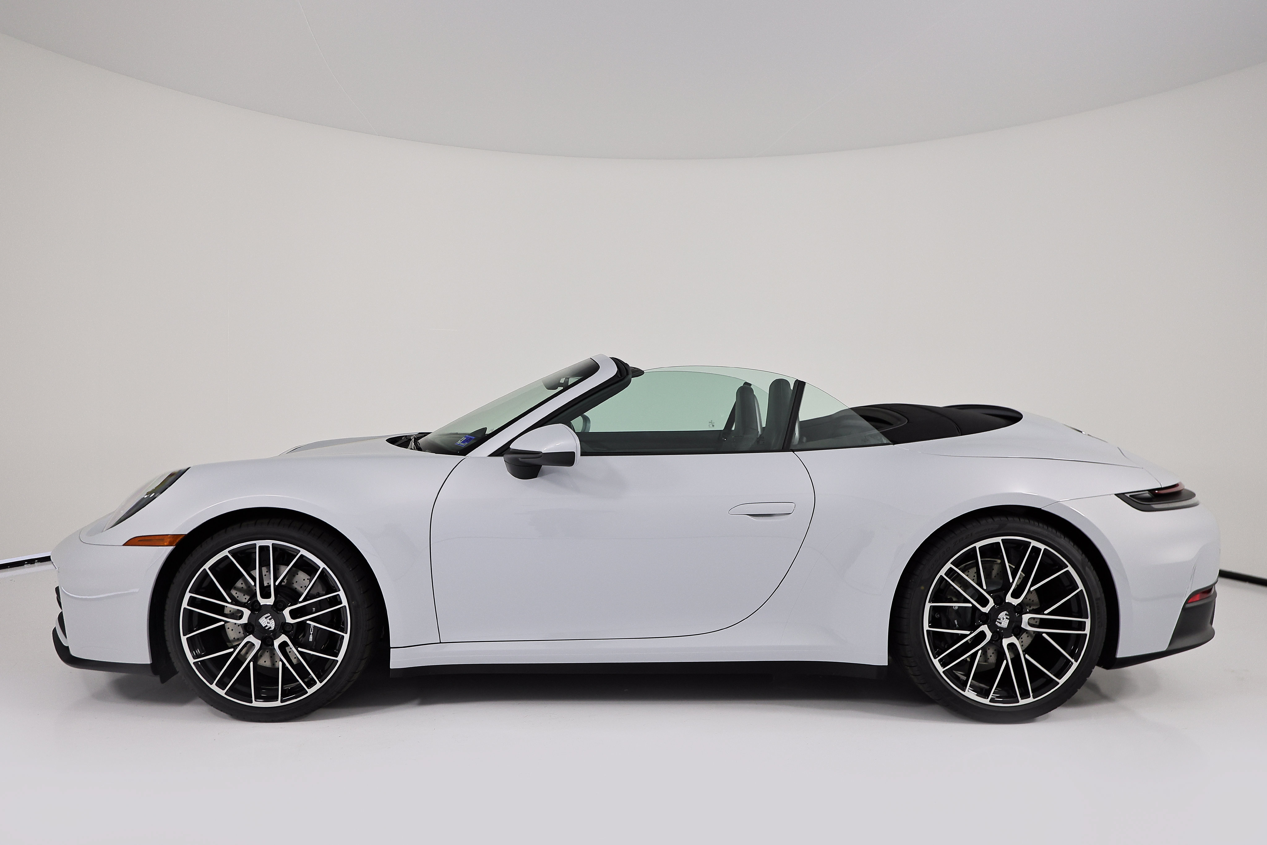 New 2026 Porsche 911 Carrera RWD image 2