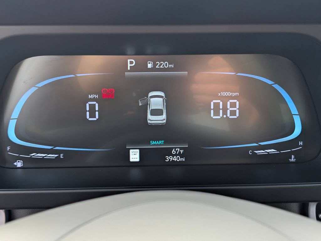 Certified 2025 Hyundai Elantra Sport FWD image 18