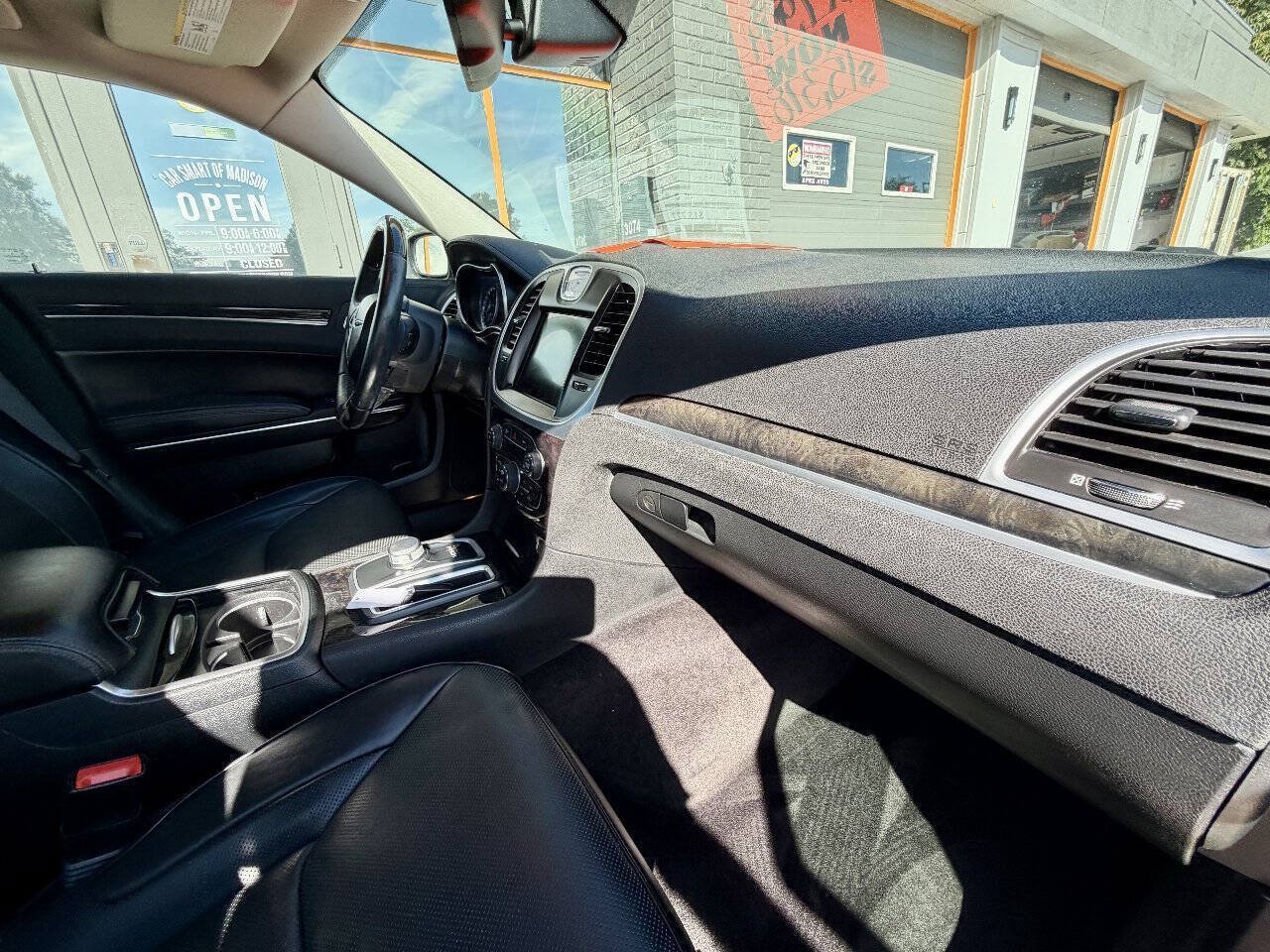 Used 2016 Chrysler 300 C AWD/4WD image 30