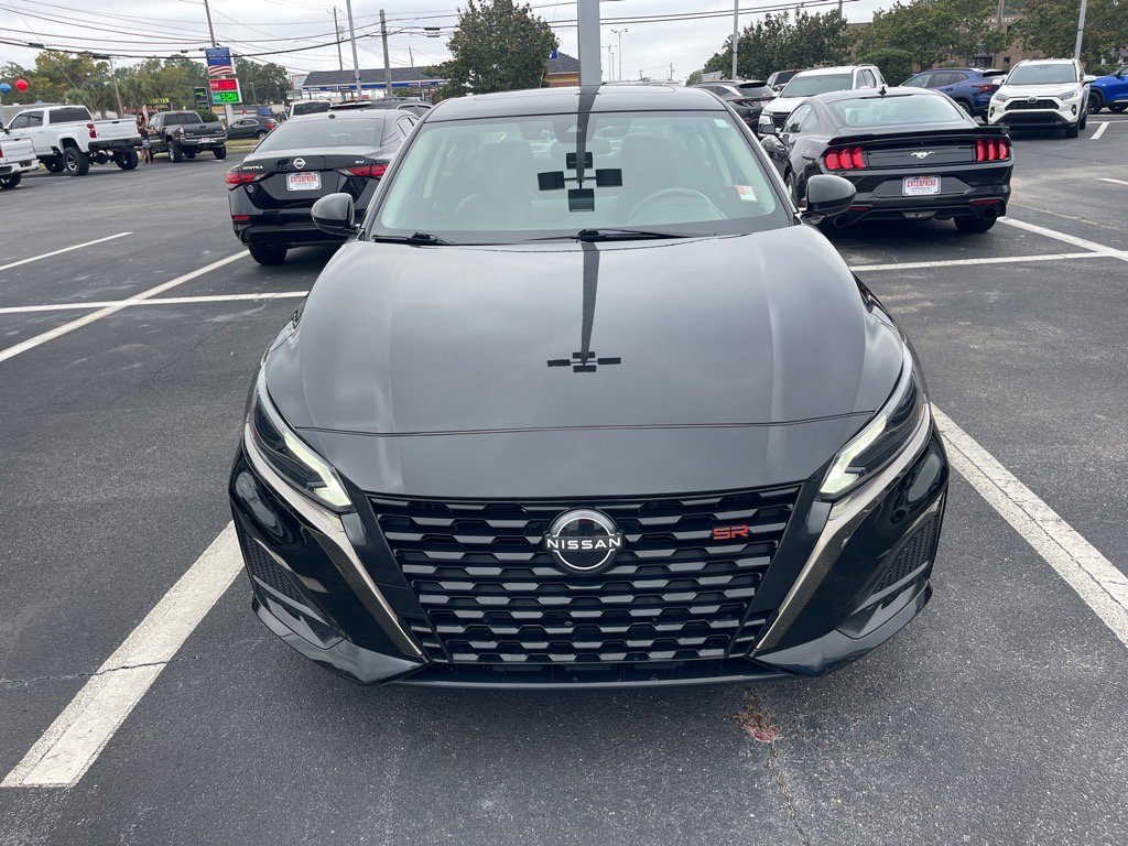 Used 2024 Nissan Altima 2.5 SR w/ SR Premium Package image 2