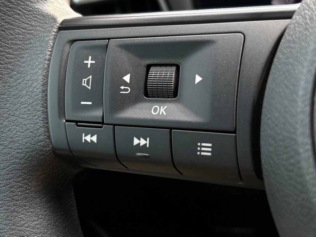Used 2026 Nissan Kicks SV w/ SV Premium Package FWD image 31