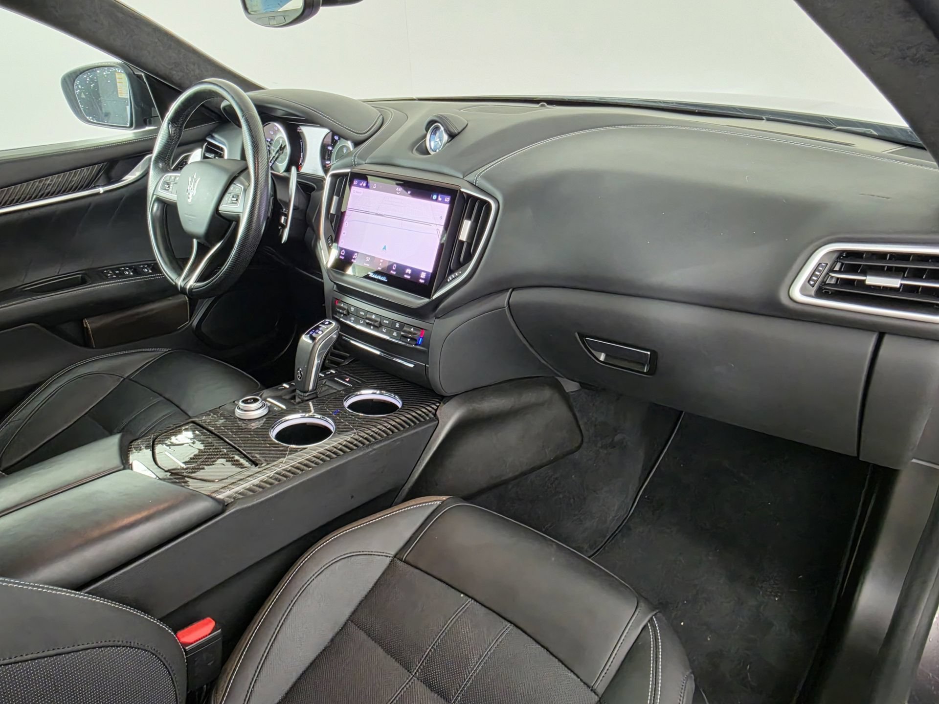 Used 2023 Maserati Ghibli Modena Q4 AWD/4WD image 31