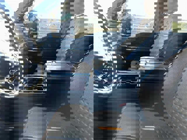 Used 2023 Ford F350 Platinum w/ FX4 Off-Road Package image 7