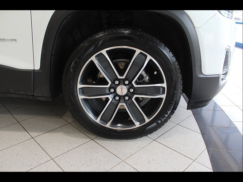 Used 2021 GMC Acadia SLT w/ Premium Package FWD image 10
